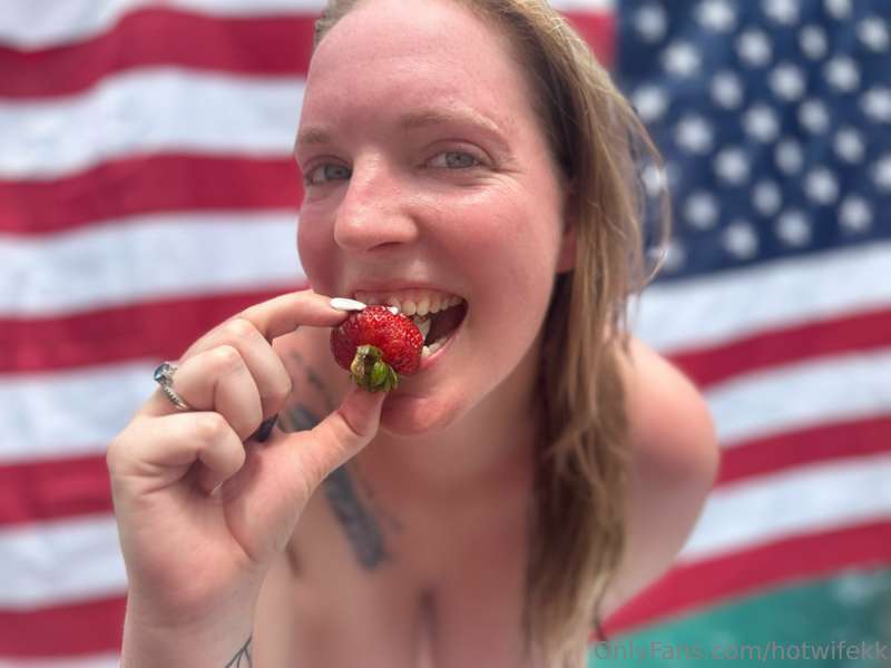 Here’s a few more photos from our little pool party 1