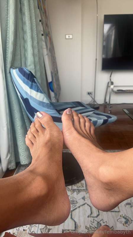 Anyone into Tgirl feet ? 🤭