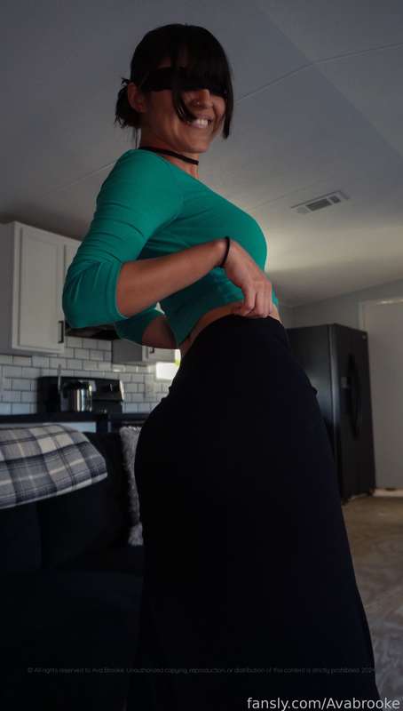 Avabrooke - Fansly - 02 Mar, 2025 14