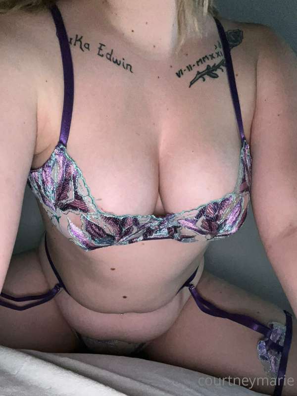 Marie42055 - Onlyfans - 30 Apr, 2022 2