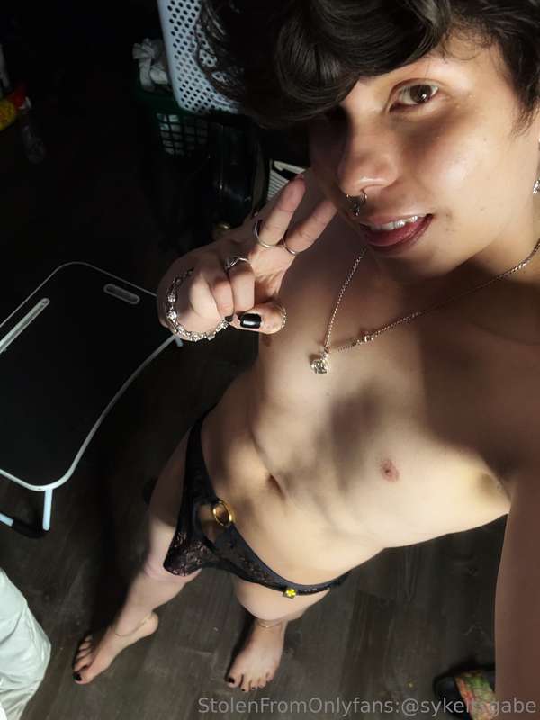 Like a said, small post :3 pls excuse messy room, not had mu.. 4