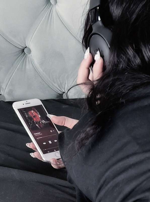 wow such a hot woman I wonder what she's listening t- 1