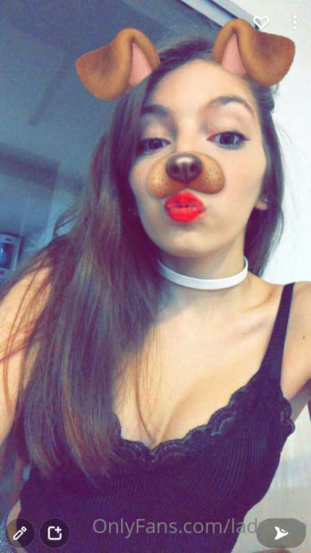 I want to be your dog in the bed 🔥😍