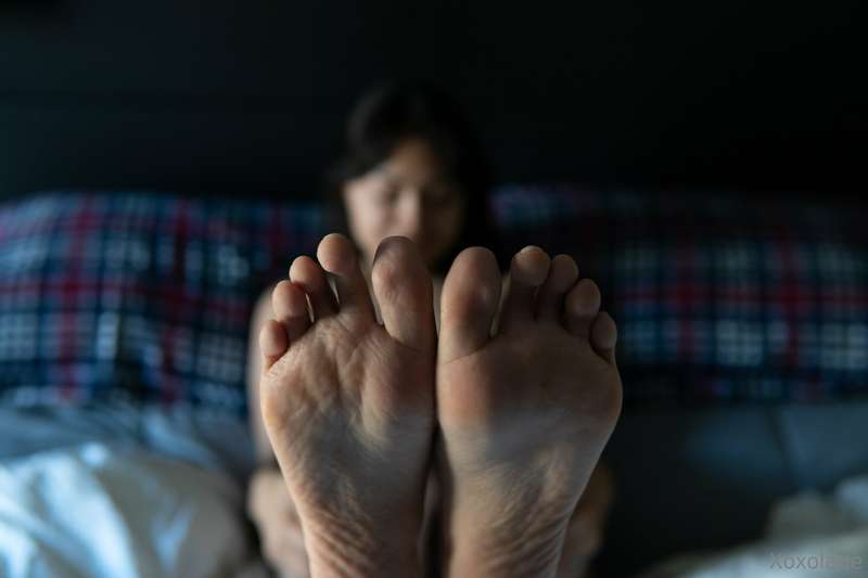 Where should I rest my feet? 1