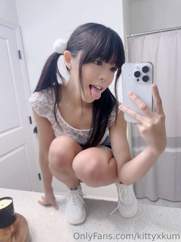 this might be my favorite outfit for the summer season :P
──.. 23