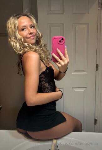 does this outfit look cute? what if i take it off instead? 💋
