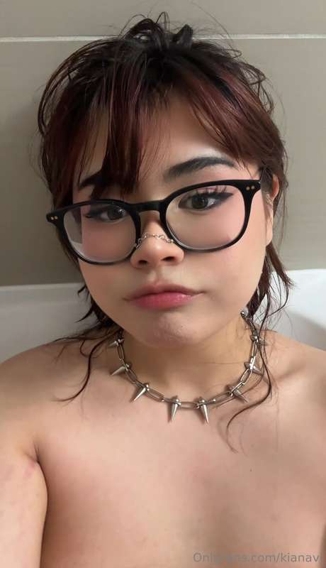 Photodump of me in the bath 🛁 I wish someone was here to suc.. 10