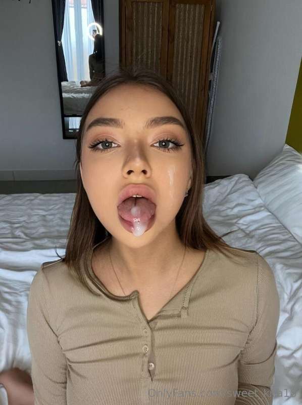 😍 FREE SUBSCRIPTION 😍 @kate_babyface She's only 18yo and she..