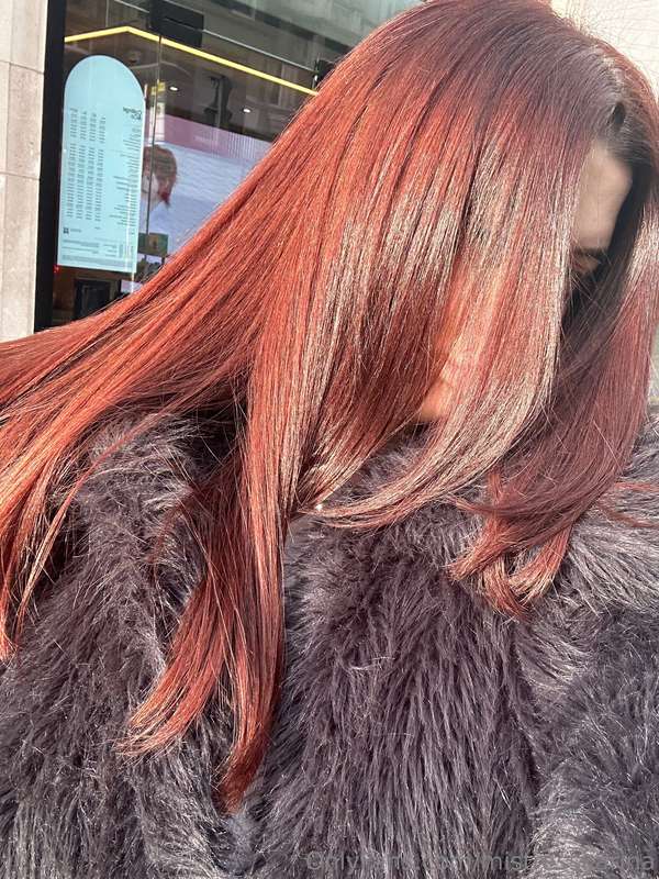 my hair is so pretty ❤️ bet you wish you could sniff it, fre..