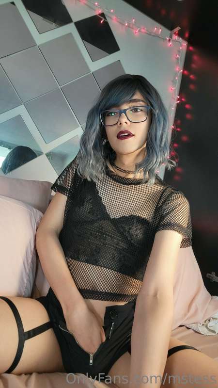 Let's jerk each other off in bed ;3 20