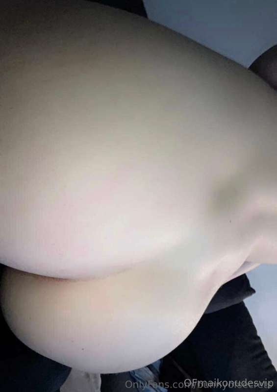 Her content is all about soft teasing, perfect curves, and t.. 3
