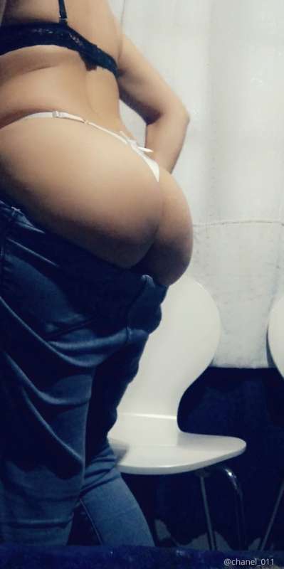 It's hard for me to put on my Jean, daddy, can you help me? ..
