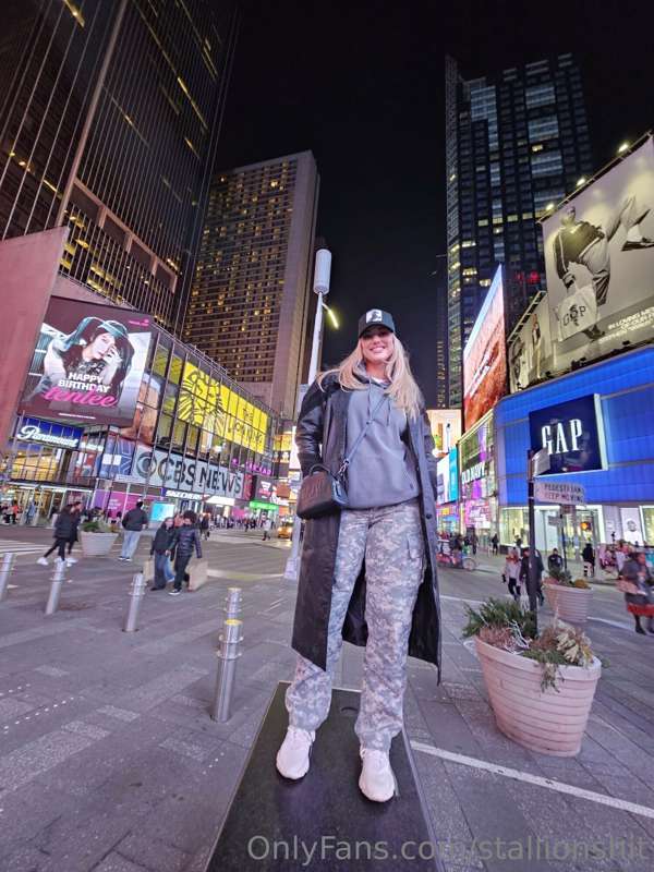 Throwback of your little apple at the Big Apple! 😍