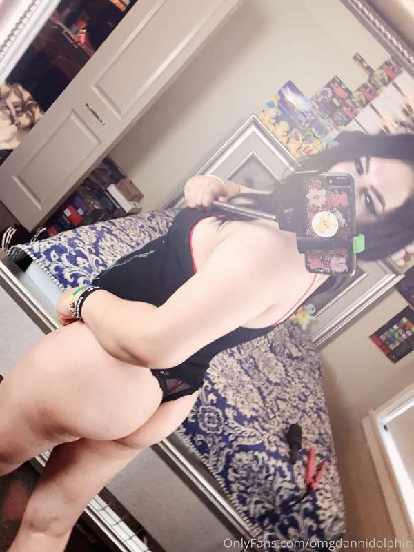Dolphin Butt 💙 5