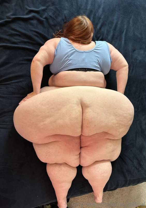 OMGosh! Look how wide you're making me! I just love my progr.. 17