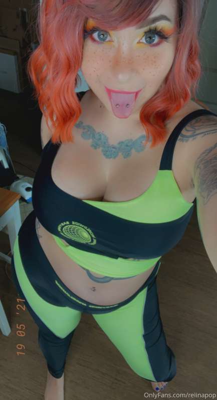 Going live with @thatoneamy31 in a few minutes - come hang o.. 3