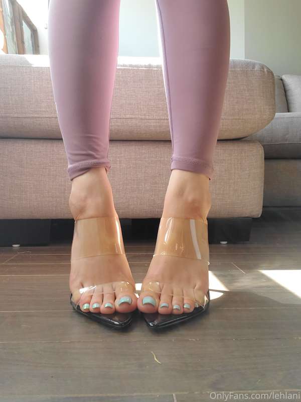 These shoes tho 🥰 was so excited to try them on i didnt even.. 1