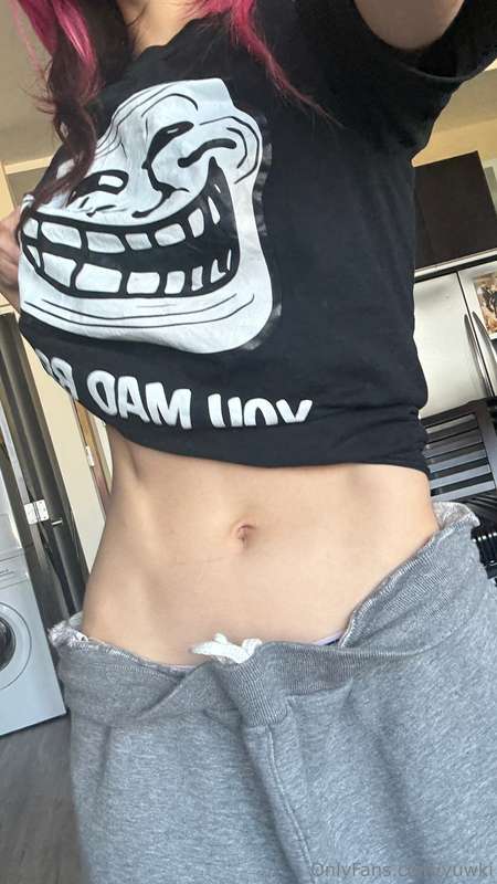 thirst trap tummy pics in my troll face shirt 1