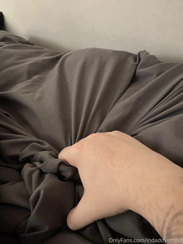 Big ol bear paws? who wants this huge hand wrapped around th.. 1