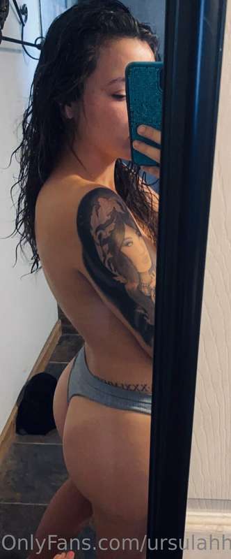 See more if this ass on my VIP page. Dropping new pics over ..