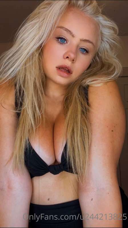 Ready for you to cum suck these tits 😈