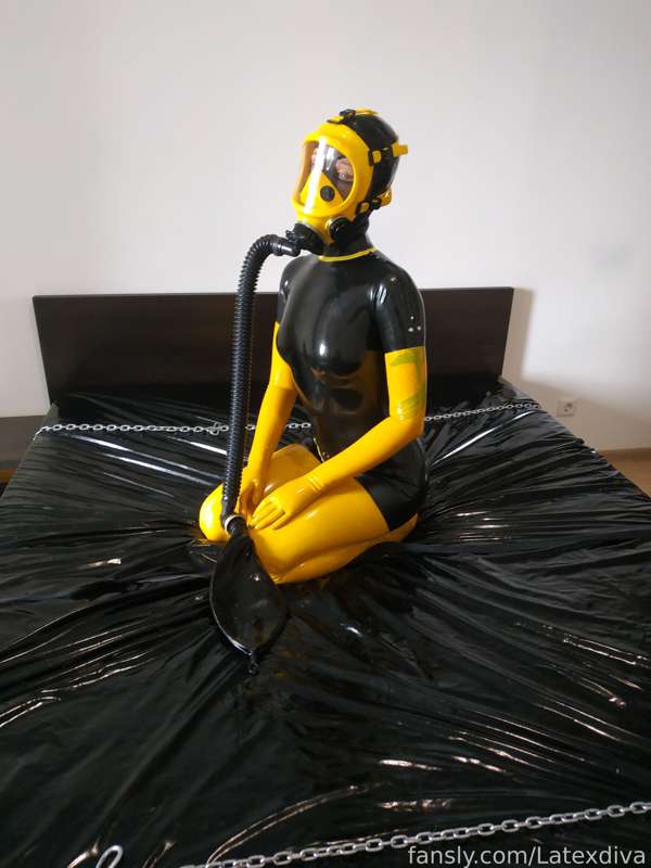 Latexdiva - Fansly - 29 Aug, 2022 4