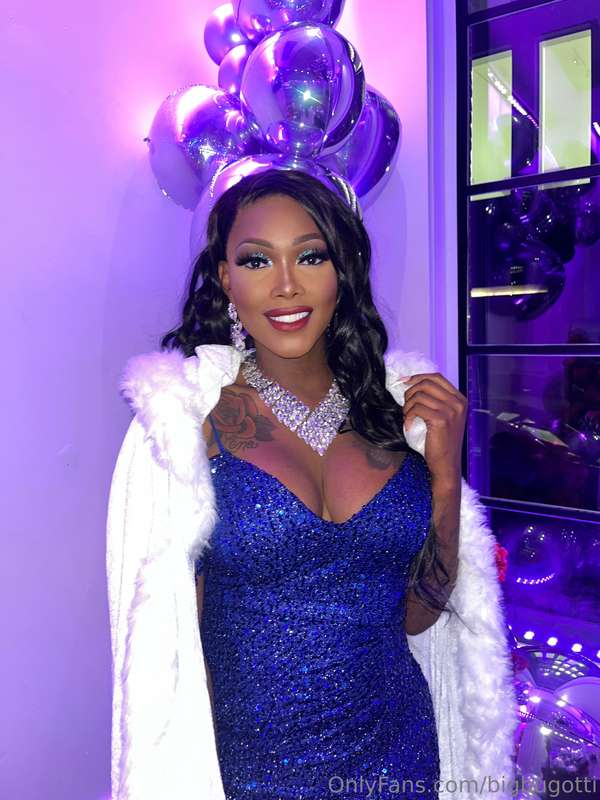 Birthday Girl looking Rich & Expensive💙 2