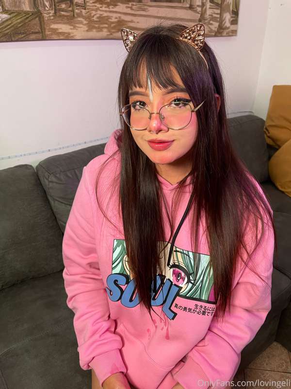 Cum on face or feet? Or both? Haha 😅