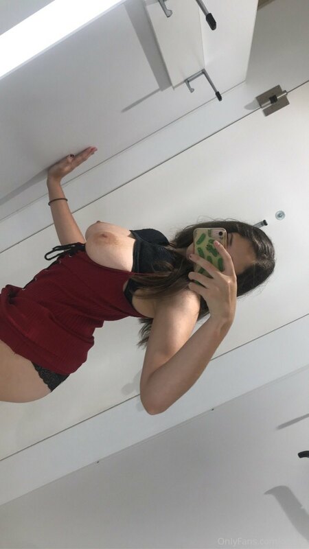 Had lil shoot today in the dressing room hehe ?