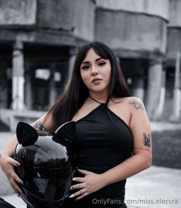 I'll be the bad bitch you're looking for baby 😈