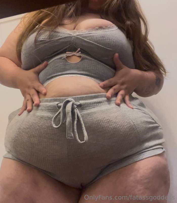 Fatassgoddess - Onlyfans - 30 Mar, 2025