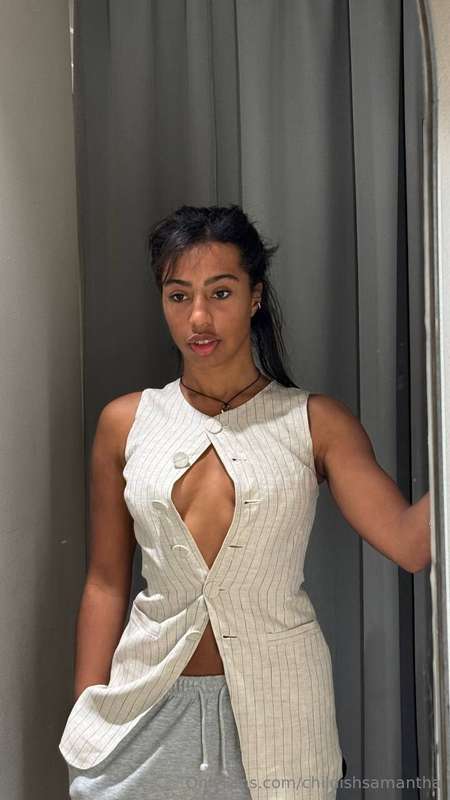 I like taking pics in changing rooms 😜 1