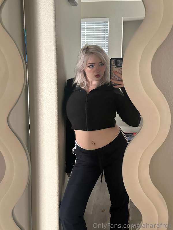 Happy Saturday everyone ଘ(੭*ˊᵕˋ)੭* ̀ˋ 3