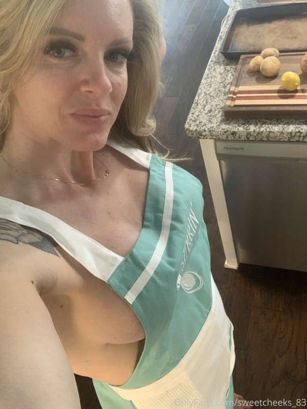 Stirrin’ up trouble in the kitchen. I hope you’re hungry. Pu.. 1
