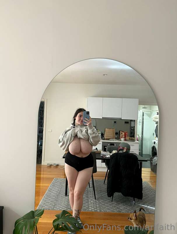 <3