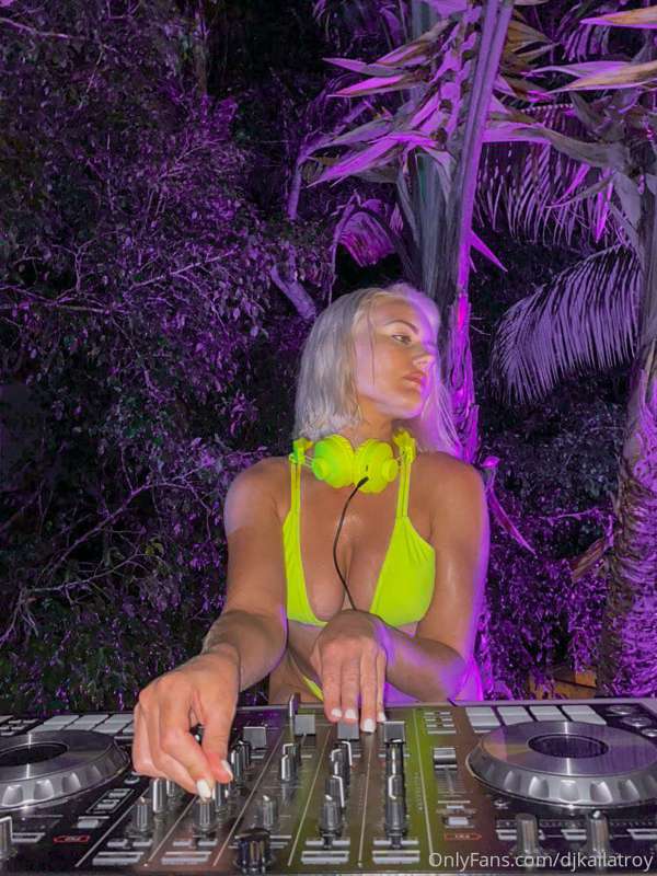 RAVES THAT ARE HOT ! 🔊🎶 Drop a 💵💵💵💵