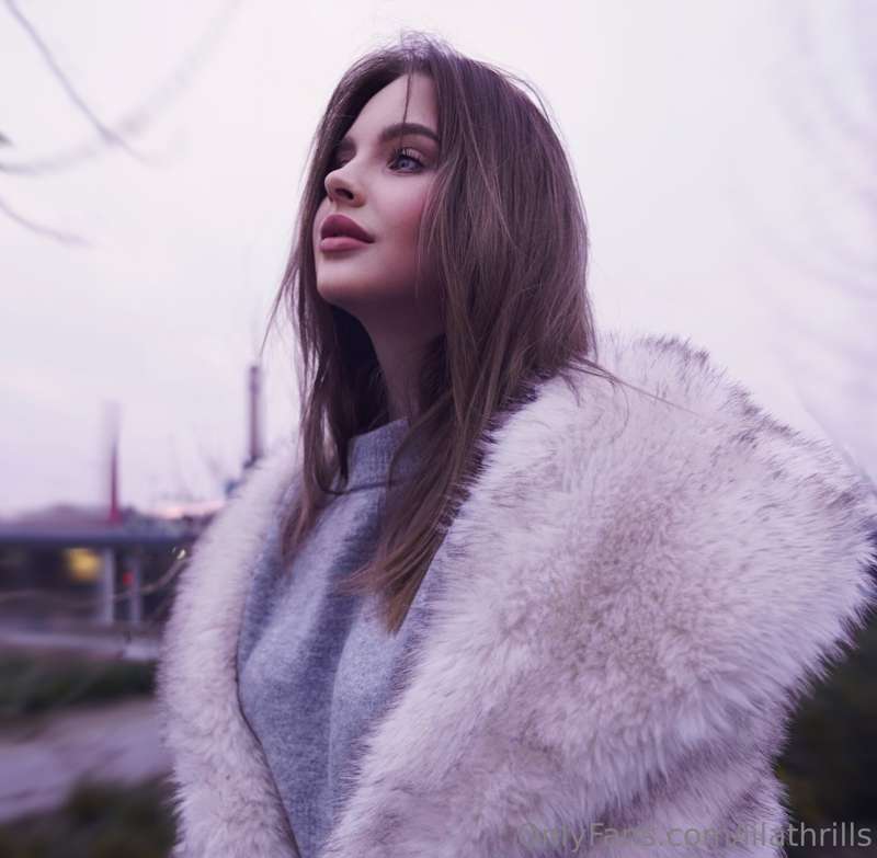 I'd like to be the heroine of a novel, the kind of mysteriou..