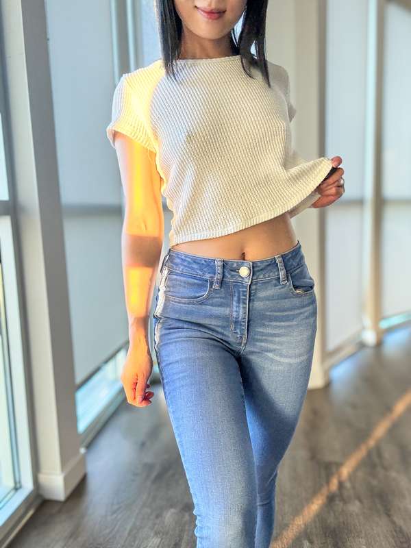 ***Tight Jeans Striptease***  Taking off these tight jeans f..