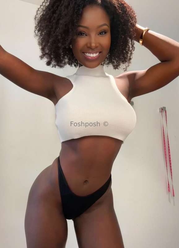 Eye candy😜 something sexy is waiting in my DMs for my VIPs💜