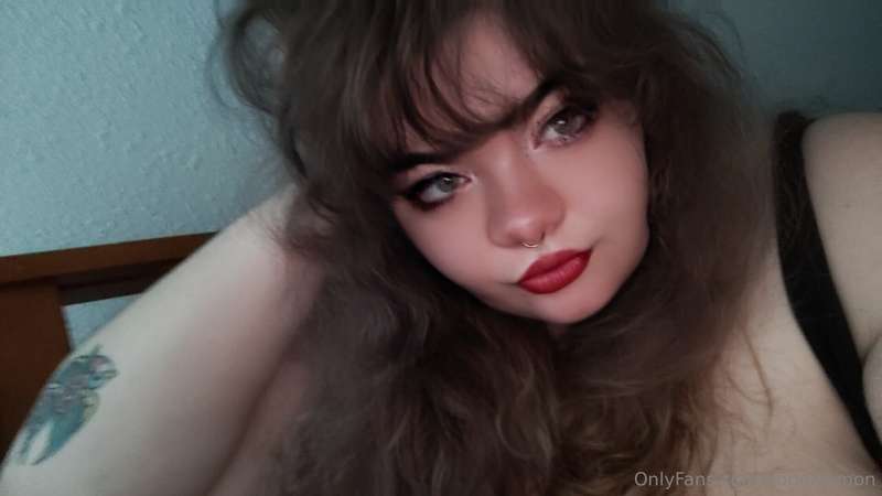 What do you think of the red lip? 💄💋