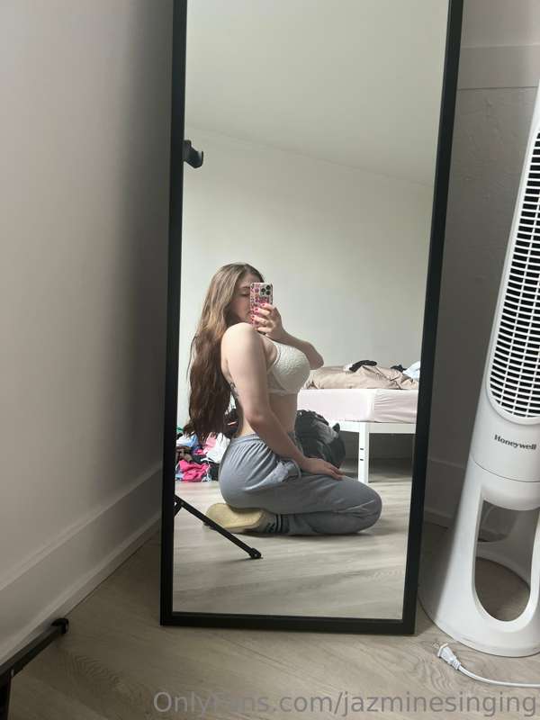 Incase you were wondering what was under my tight button t s..