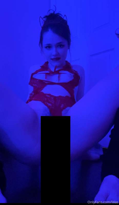 8 total pics sent in dm :) ( uncensored) 1