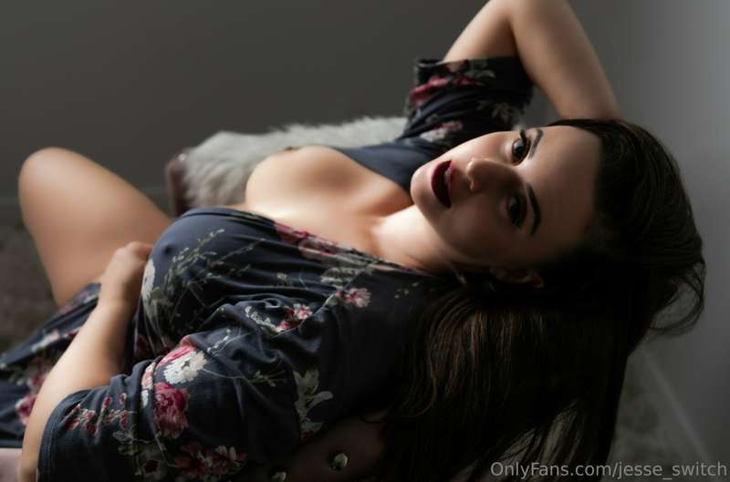 Do you love a naughty game of peek-a-boo? I sure do.
