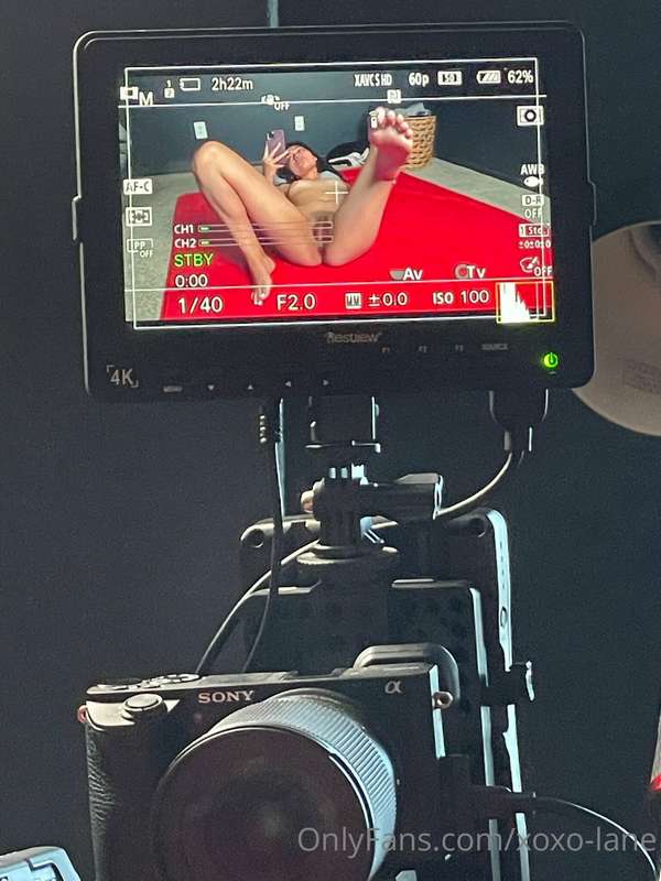 a little bts before shooting some customs 😈