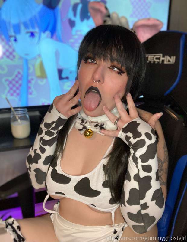Make sure you drink plenty of milk, it’s good for you 🥛💖 12