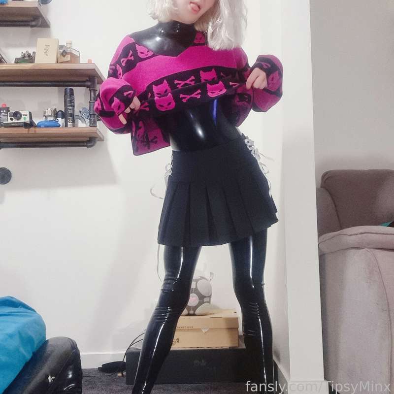 Tipsyminx - Fansly - 10 Dec, 2021