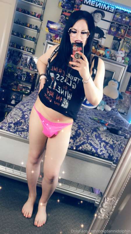 Teasing and showing off my 🐔💙🤓 9