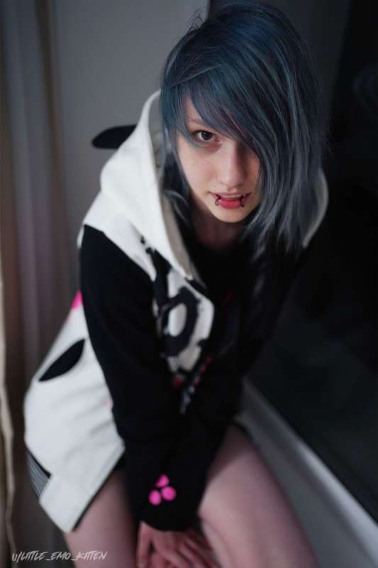 oh shit nearly 20 pics? check out my thigh gap in the last f.. 16
