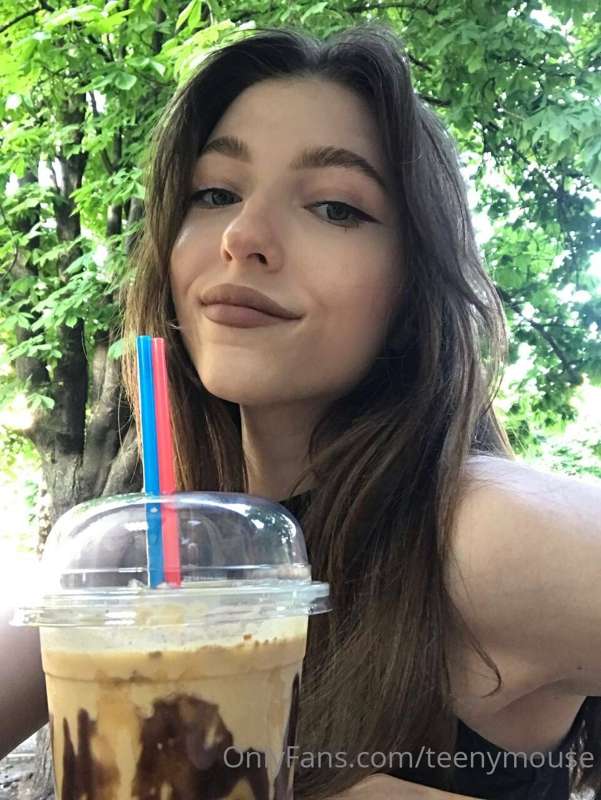 Wanna get hot with me?🔥
Buy me an ice cream first🥰