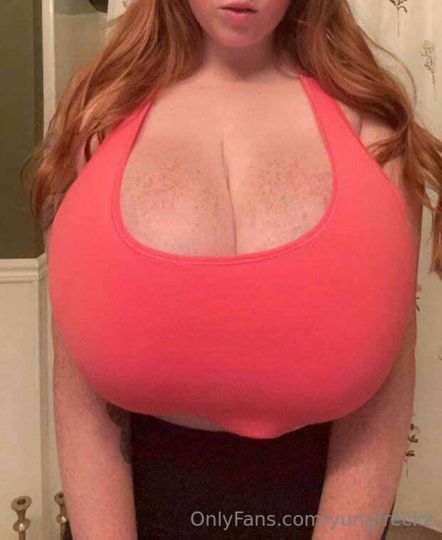 the rest of the pink sports bra  🎀😛 4
